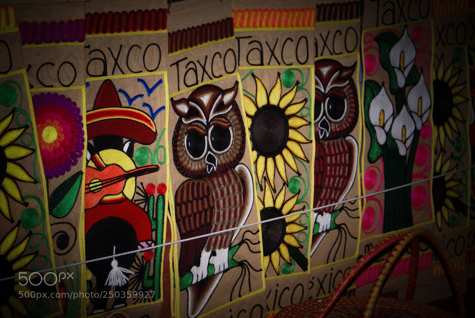 Sony Alpha DSLR-A100 sample photo. Scrolls photography