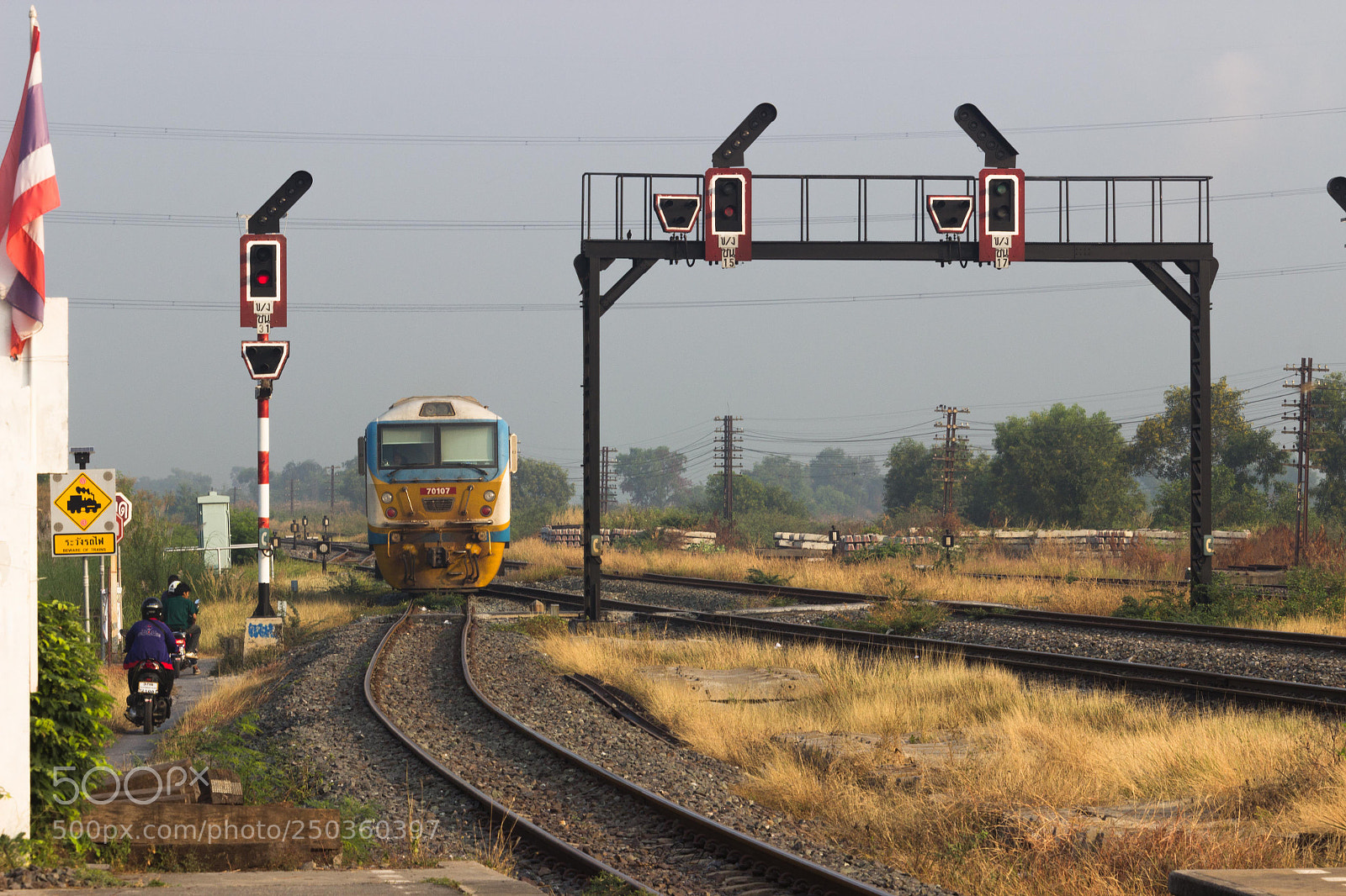 Canon EOS 600D (Rebel EOS T3i / EOS Kiss X5) sample photo. Train photography
