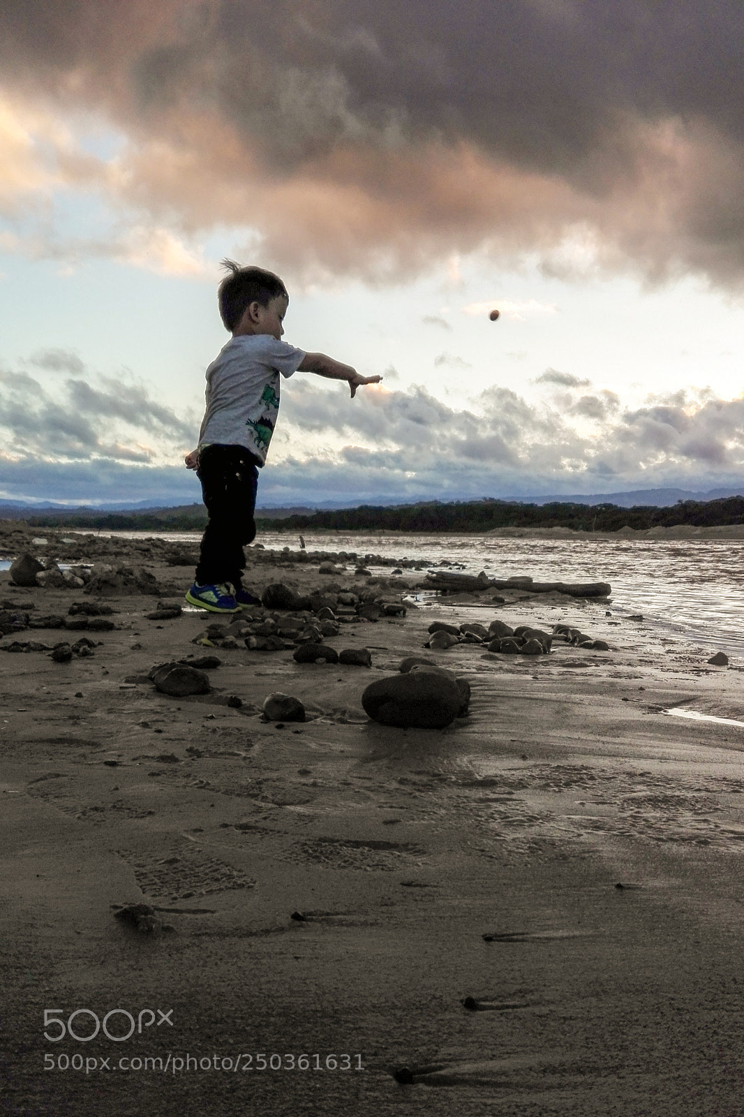 HUAWEI Y6II sample photo. In the river photography