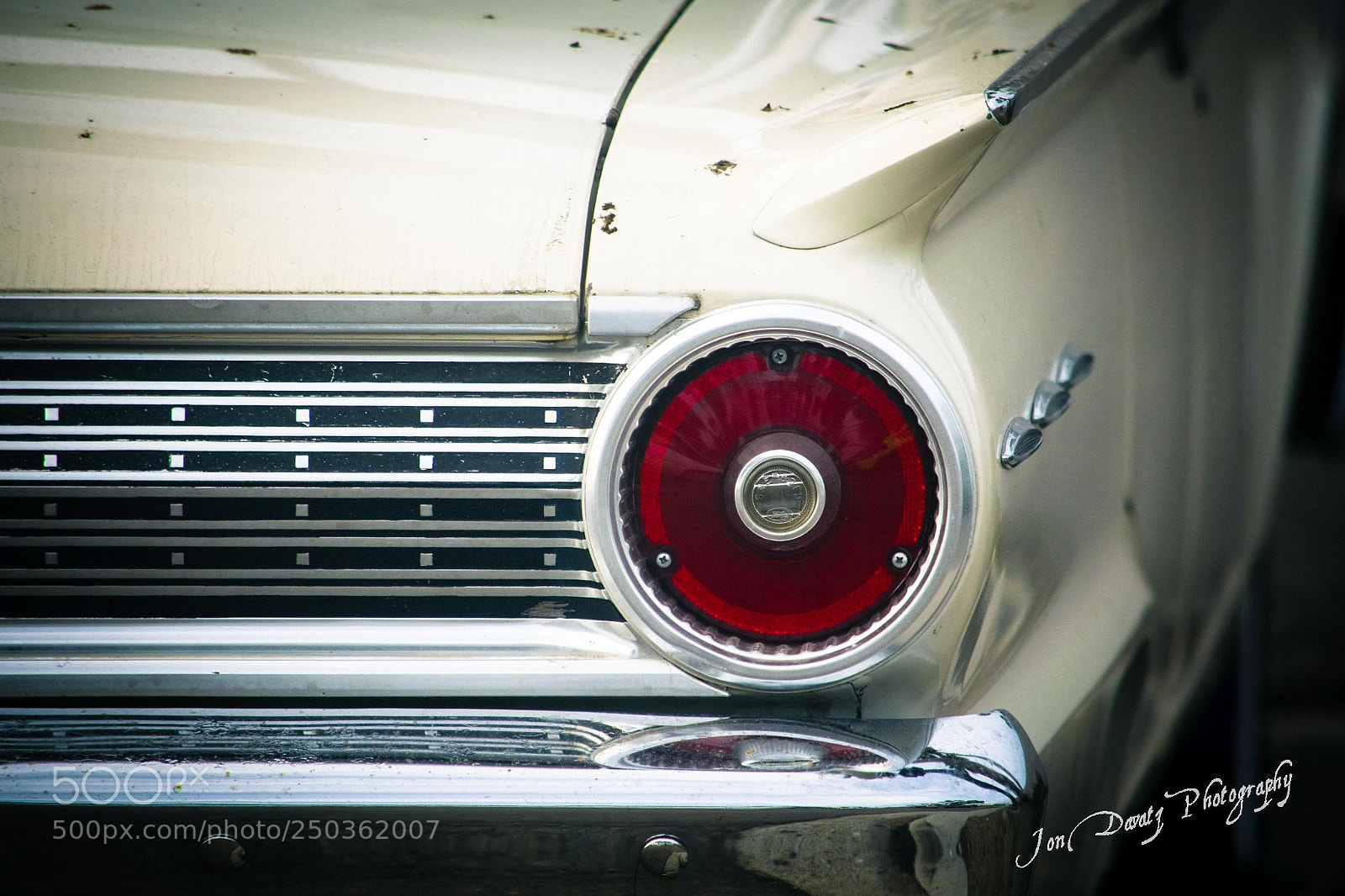 Nikon D5300 sample photo. Ford fairlane: tail light photography