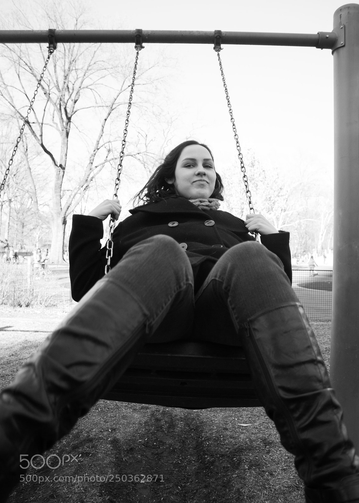 Canon EOS 700D (EOS Rebel T5i / EOS Kiss X7i) sample photo. Swinging in central park photography