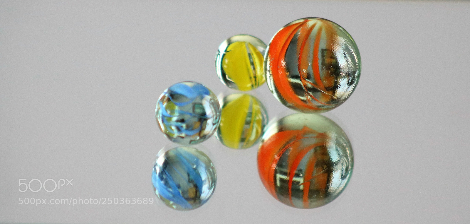 Canon EOS 750D (EOS Rebel T6i / EOS Kiss X8i) sample photo. Floating photography