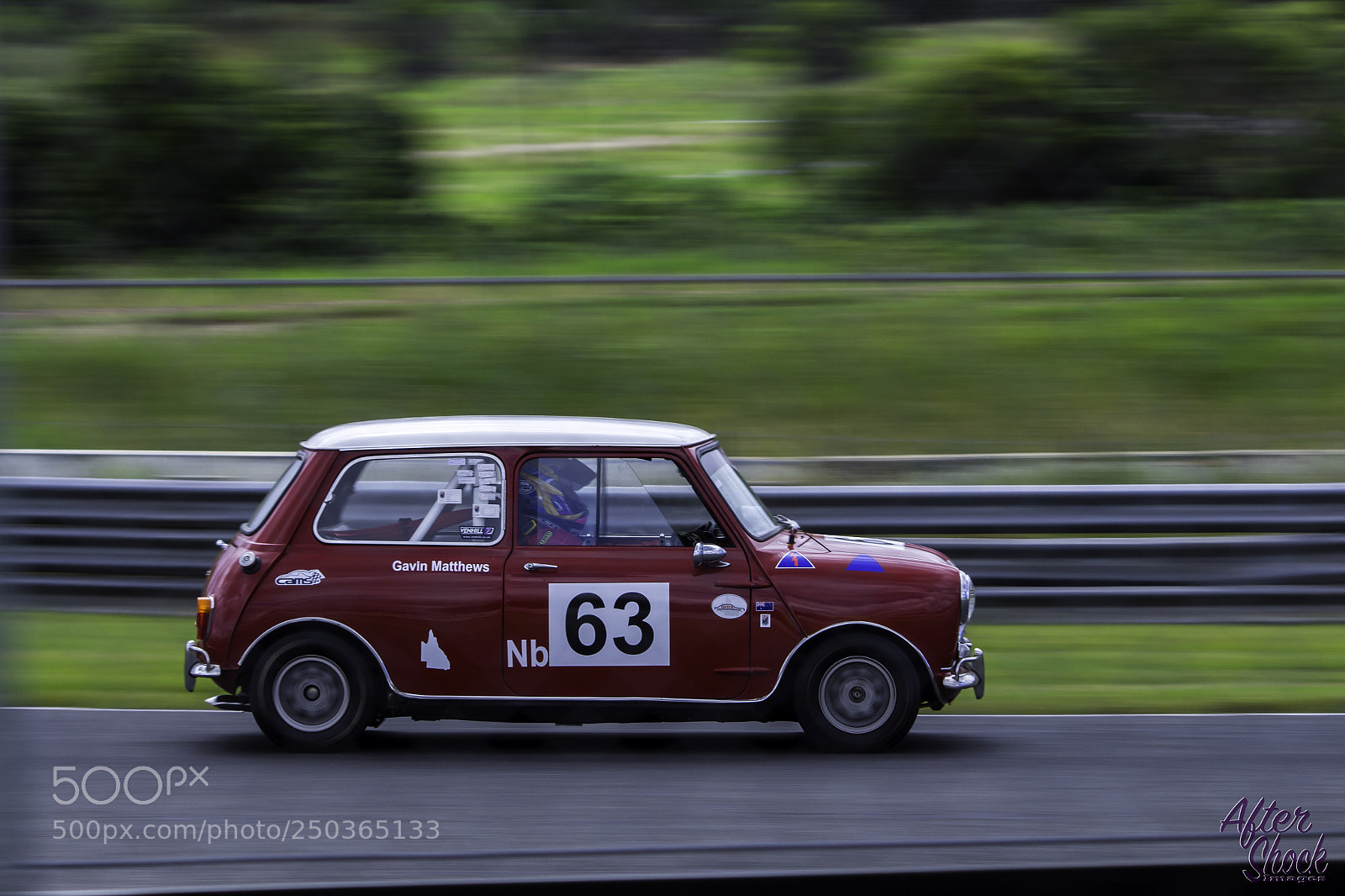 Canon EOS 700D (EOS Rebel T5i / EOS Kiss X7i) sample photo. Classic mini race day photography