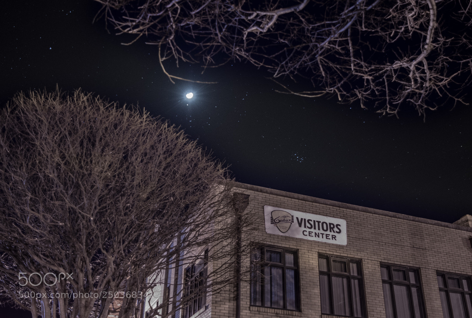 Nikon D3300 sample photo. The quarter moon in photography