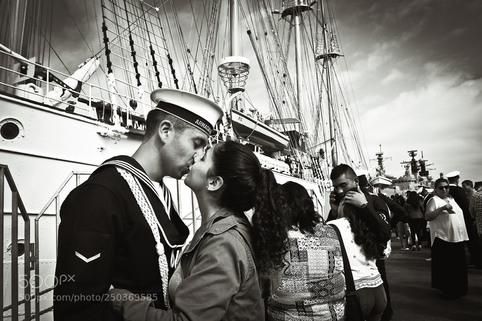 Canon EOS 7D sample photo. Kiss photography