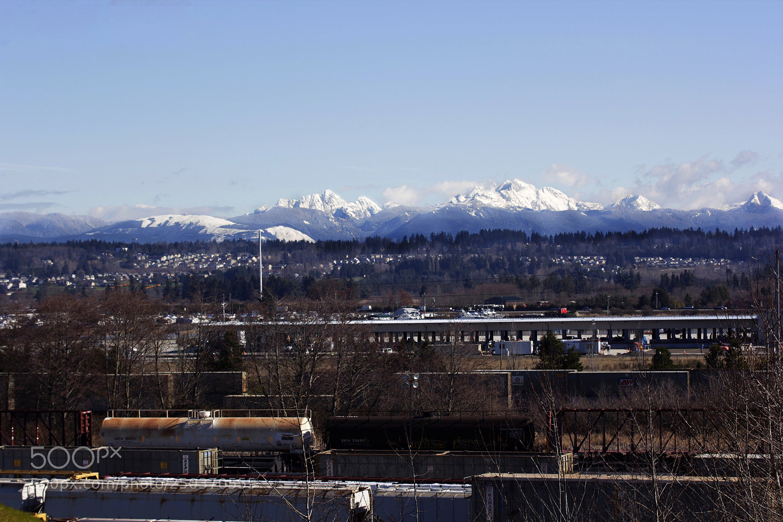 Canon EOS 1300D (EOS Rebel T6 / EOS Kiss X80) sample photo. Train town photography