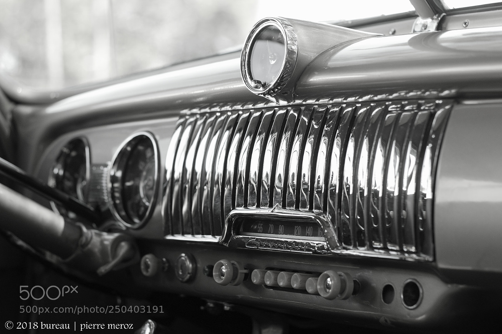 Canon EOS 600D (Rebel EOS T3i / EOS Kiss X5) sample photo. Chevrolet bel air 1951 panel photography