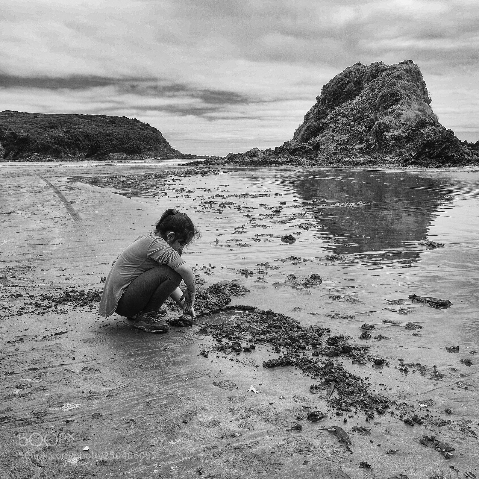 Olympus OM-D E-M5 II sample photo. Sand games photography