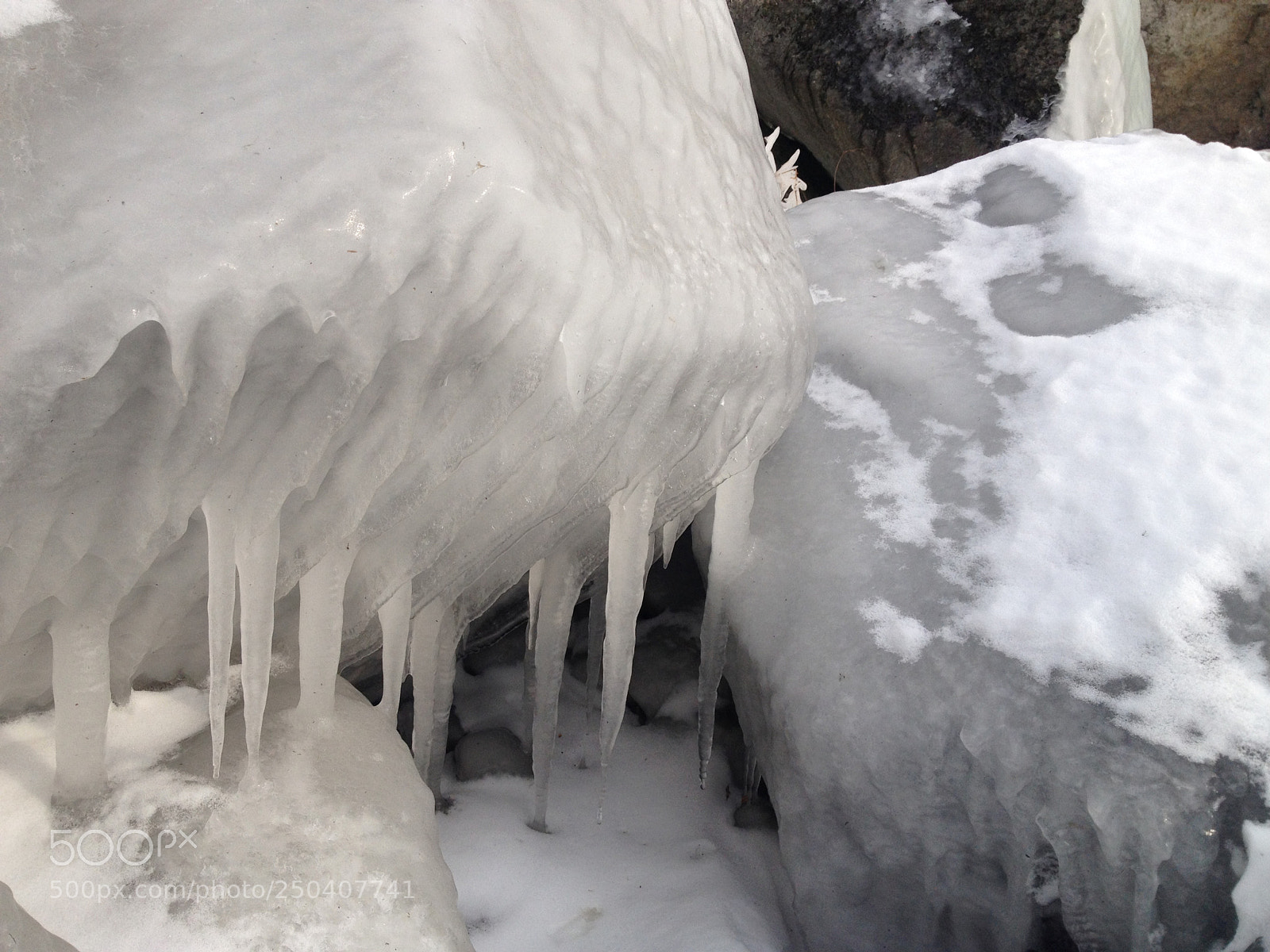 Apple iPhone 4S sample photo. Ice on the lake photography