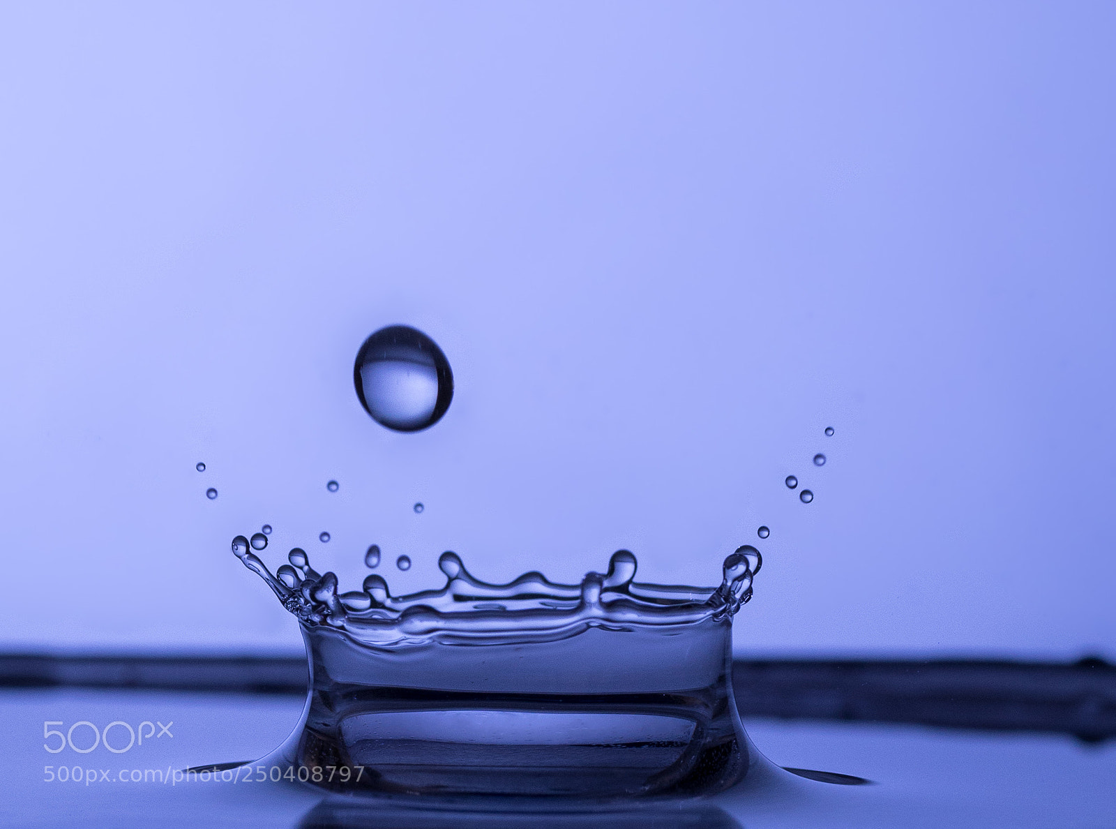 Canon EOS 5D Mark IV sample photo. Crown with a droplet photography