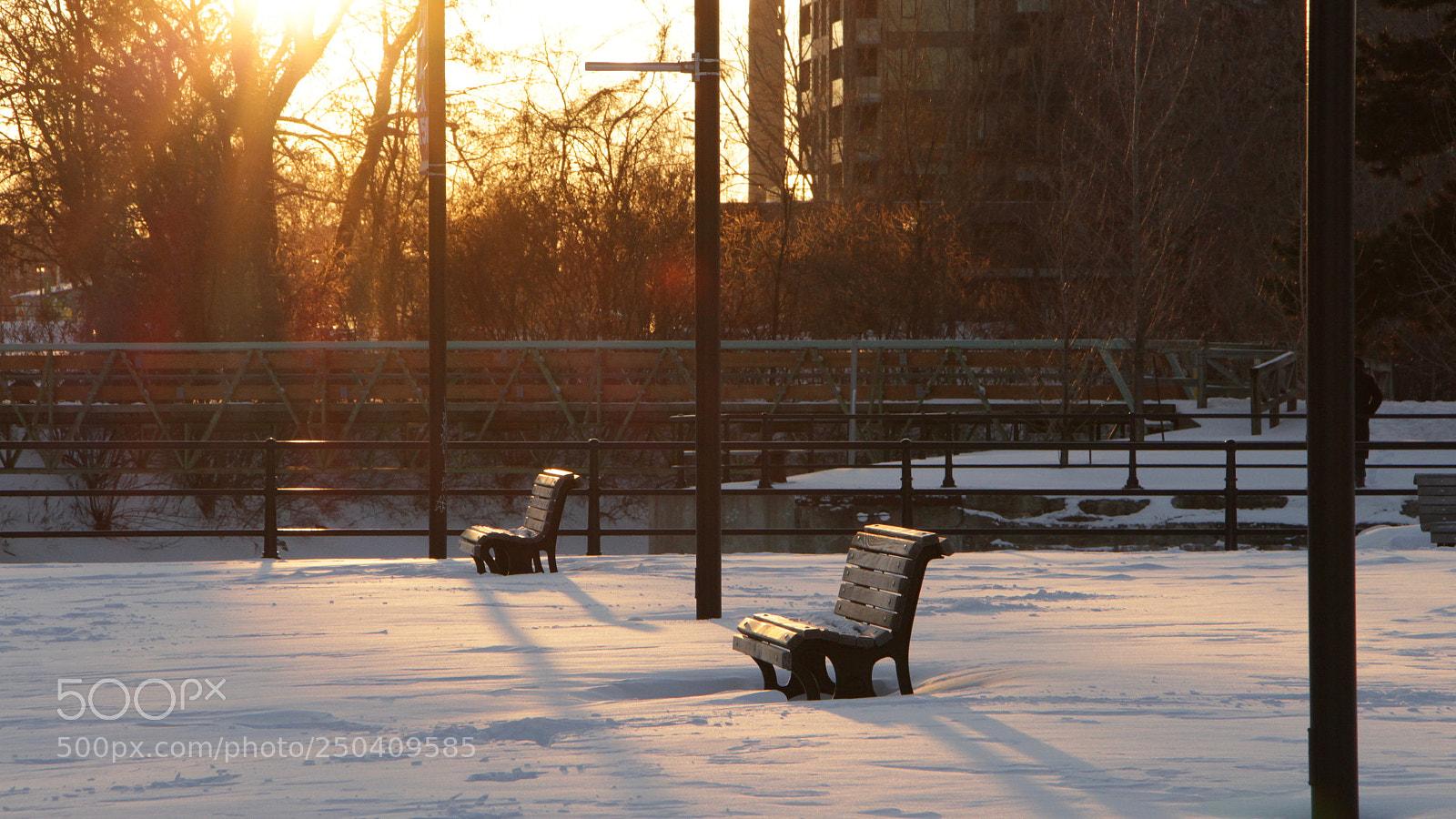 Canon EOS 700D (EOS Rebel T5i / EOS Kiss X7i) sample photo. Empty benches photography