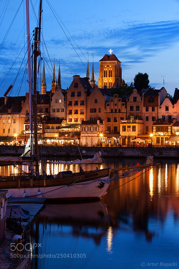 Canon EOS 5D Mark II sample photo. Old port city of photography