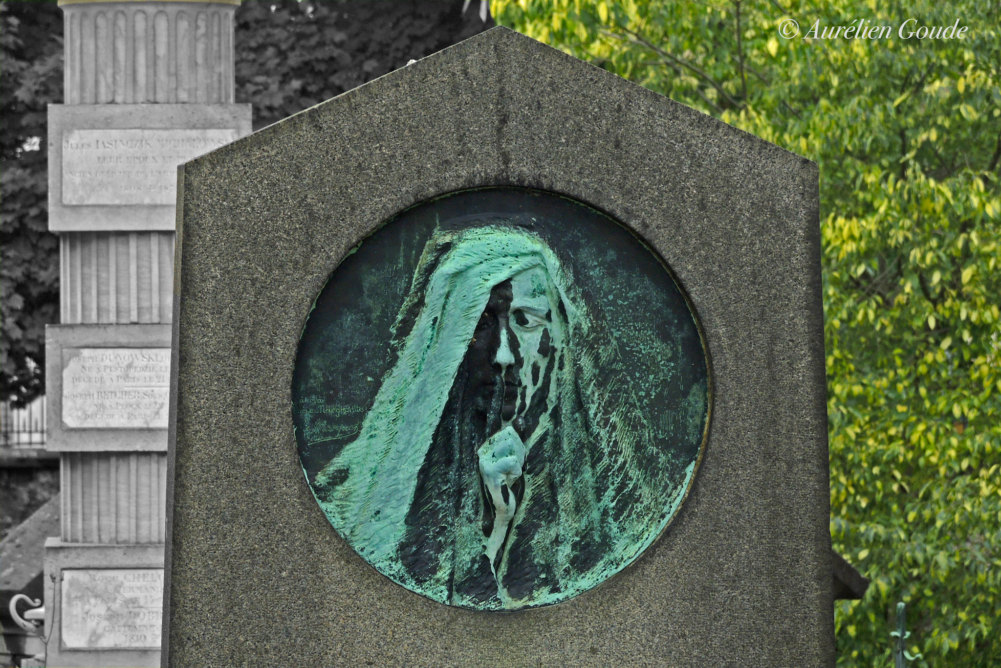Nikon Coolpix P7700 sample photo. Le cimetière du père lachaise photography
