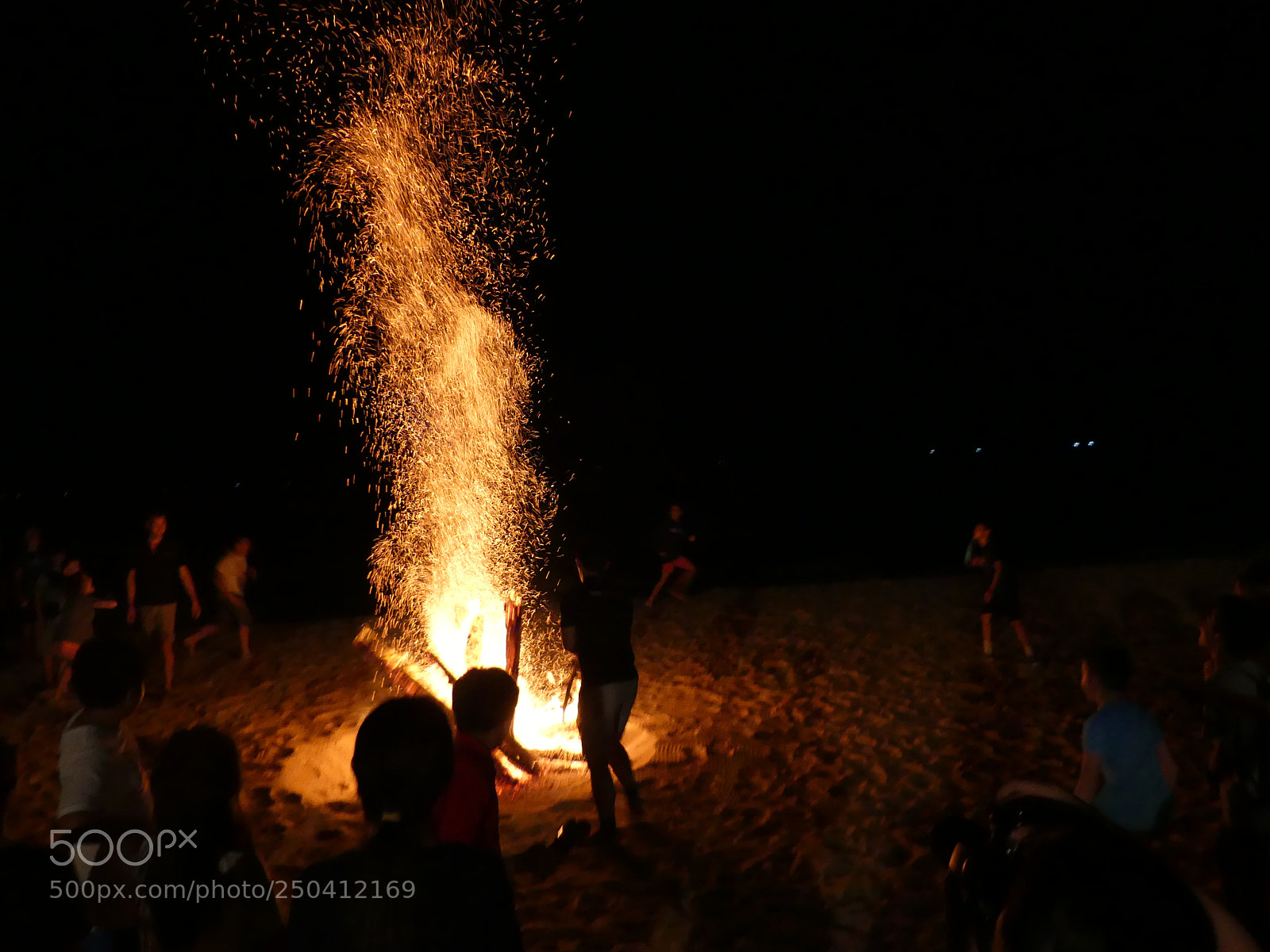 Panasonic Lumix DMC-FZ300 sample photo. Swallowed by darkness photography