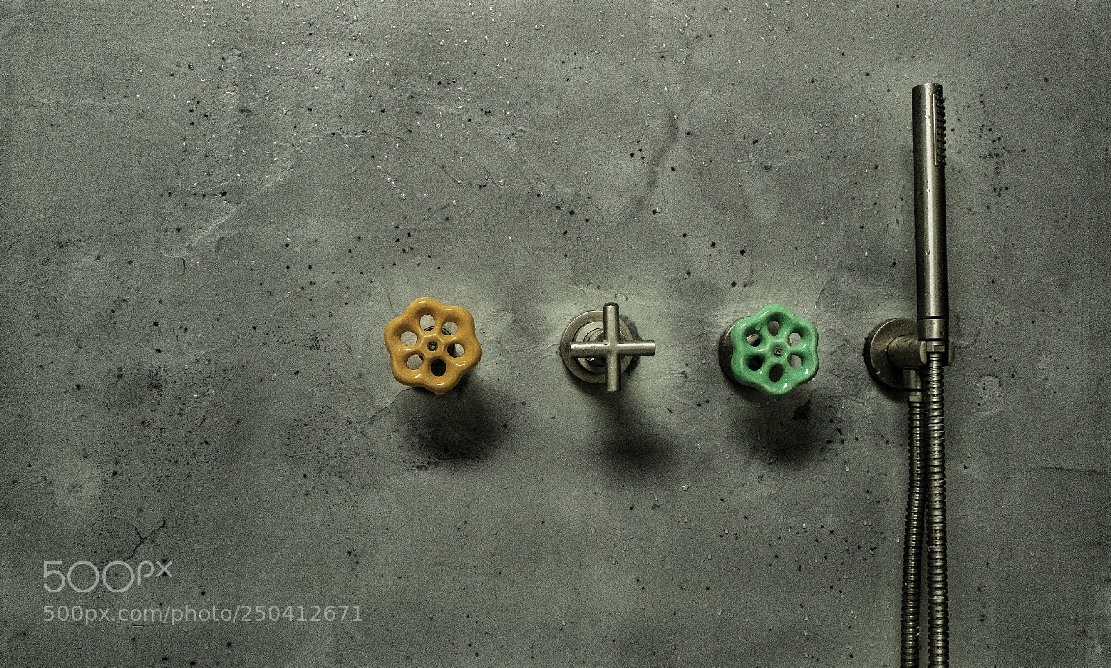 Sony Alpha NEX-7 sample photo. Cross between circles photography