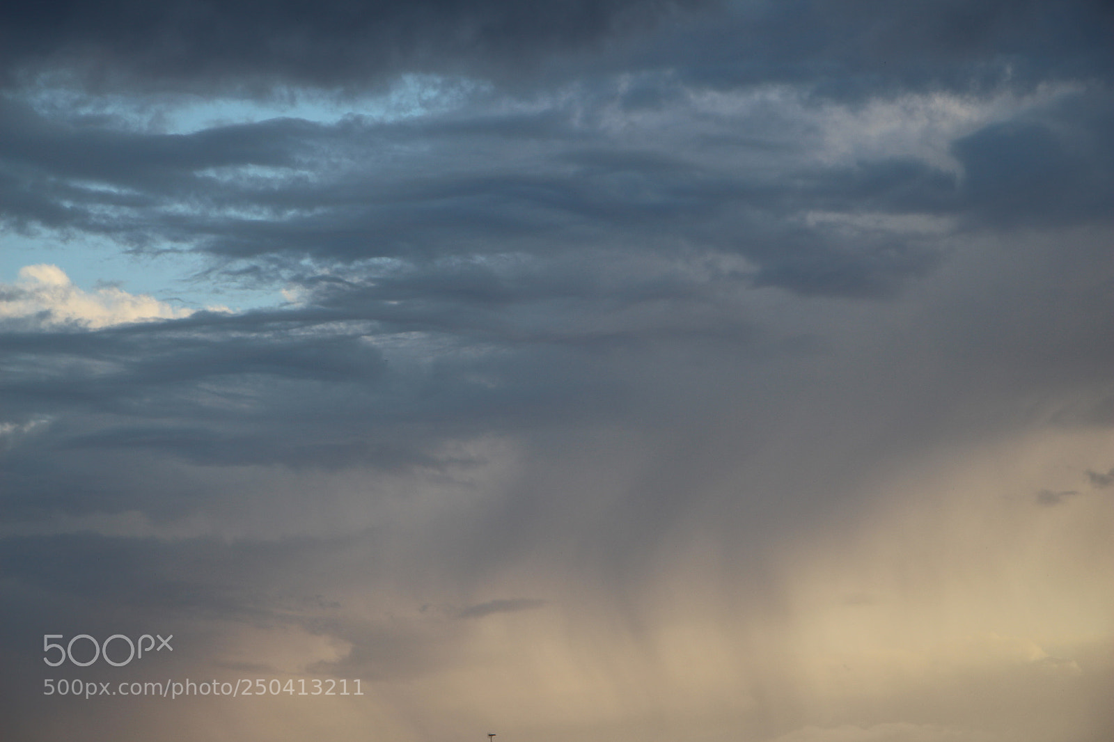Canon EOS 700D (EOS Rebel T5i / EOS Kiss X7i) sample photo. Cloudy evening in paris photography
