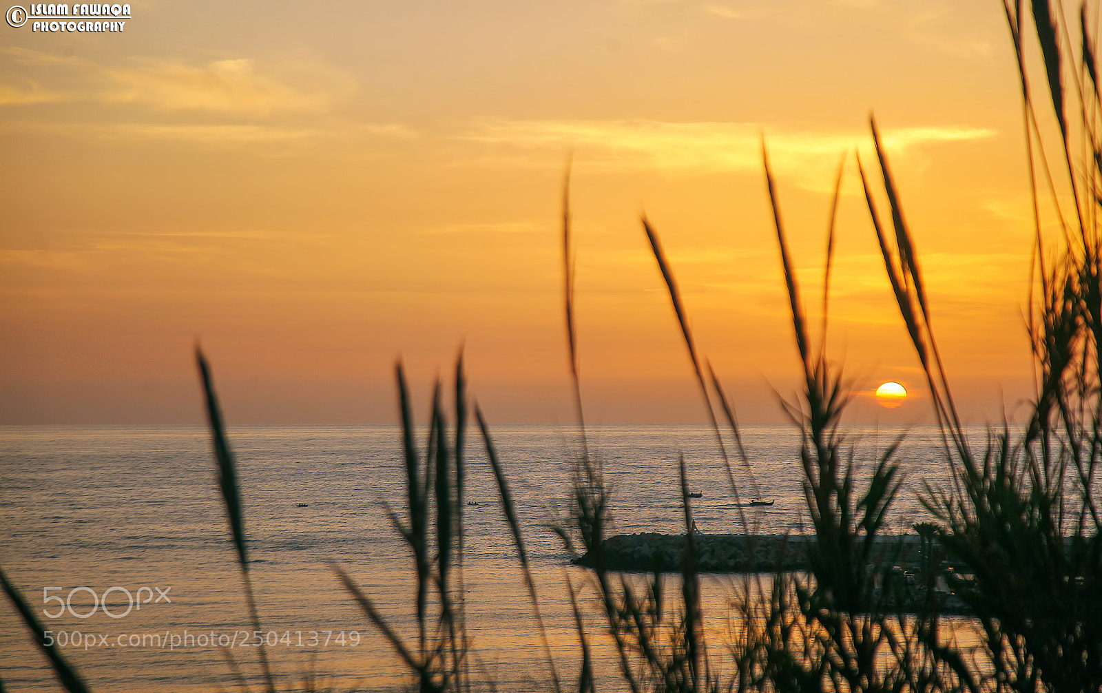 Canon EOS 5D Mark II sample photo. غُروب من شواطئ مدينة بيروت ، لبنان photography