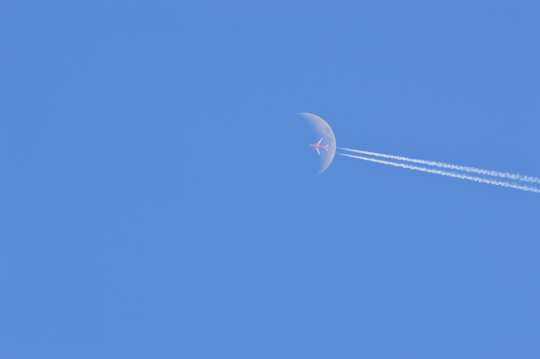 Nikon D3200 sample photo. Flying past the moon photography