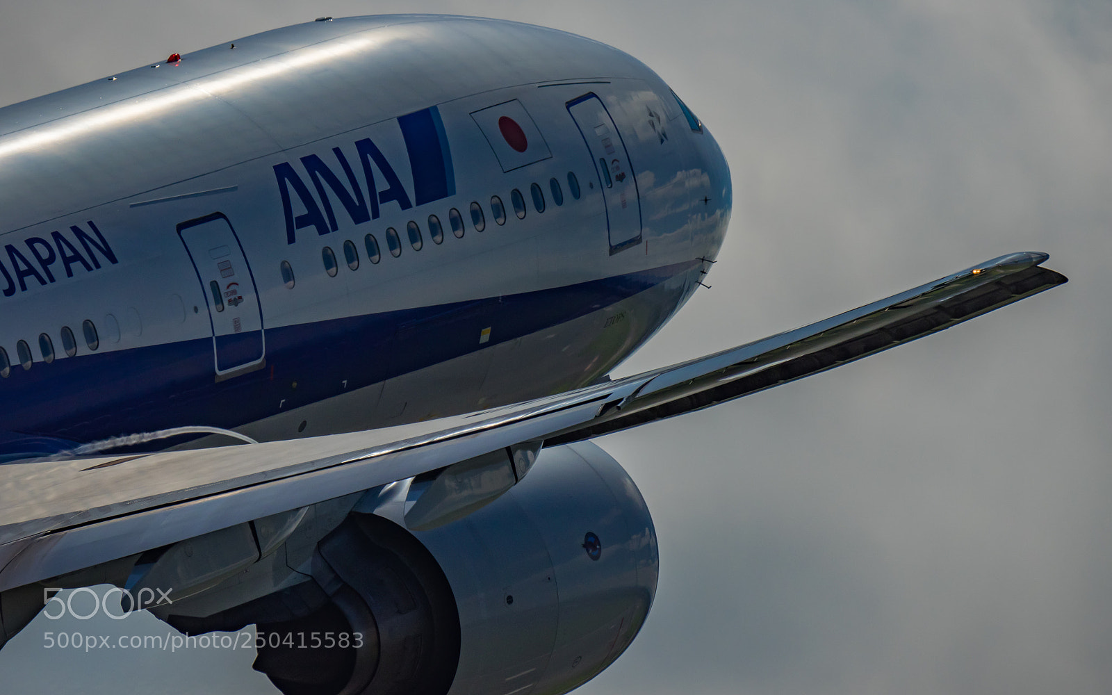 Olympus OM-D E-M1 sample photo. Boeing777 photography
