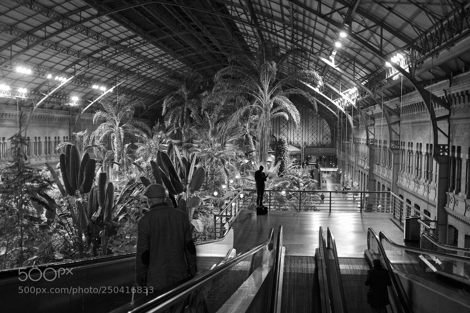 Fujifilm X100T sample photo. Estación de atocha photography