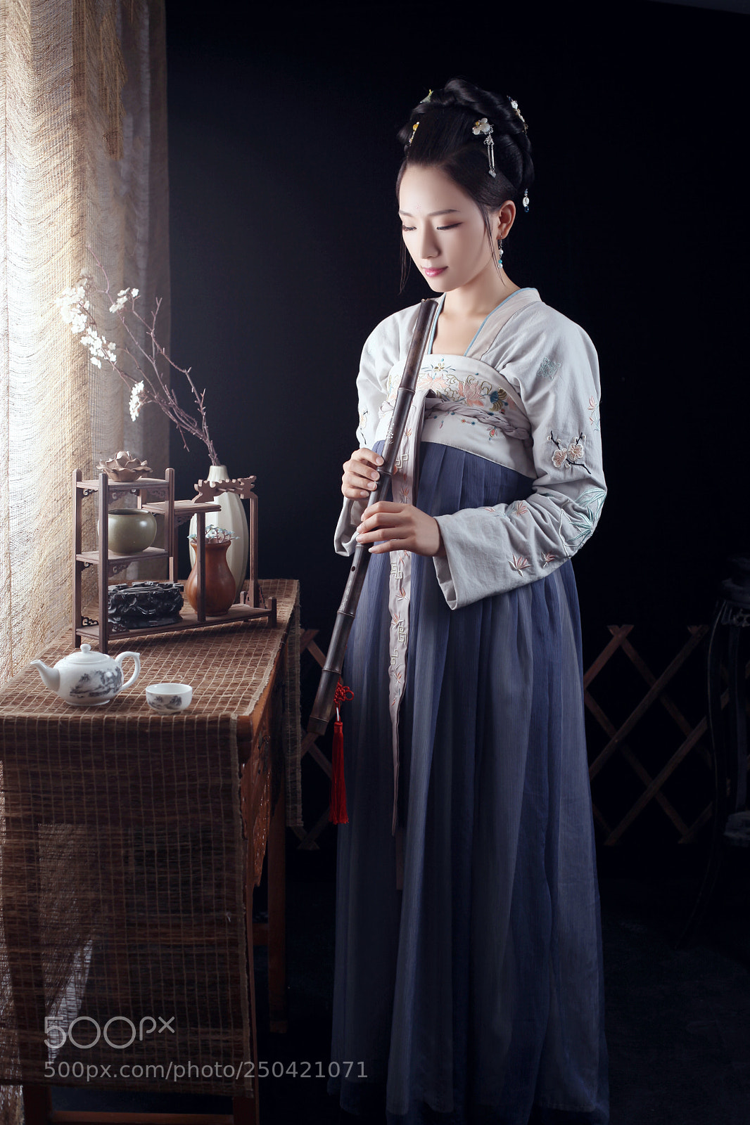 Canon EOS 5D Mark II sample photo. Ancient costume_1 photography