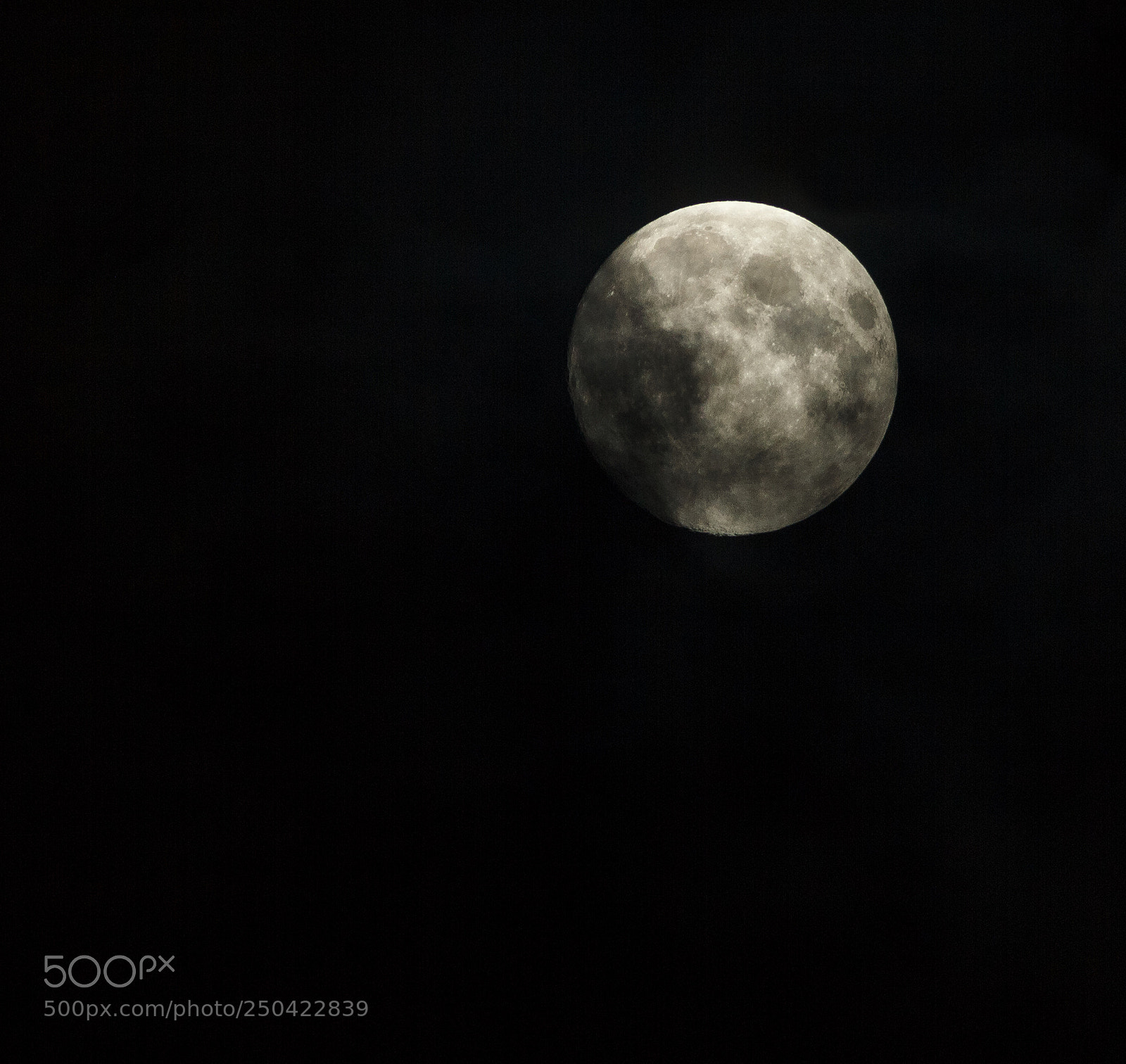Canon EOS 550D (EOS Rebel T2i / EOS Kiss X4) sample photo. Full moon photography