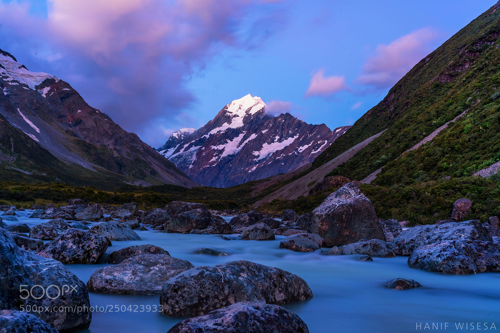 Sony a7 II sample photo. Last light in aoraki photography
