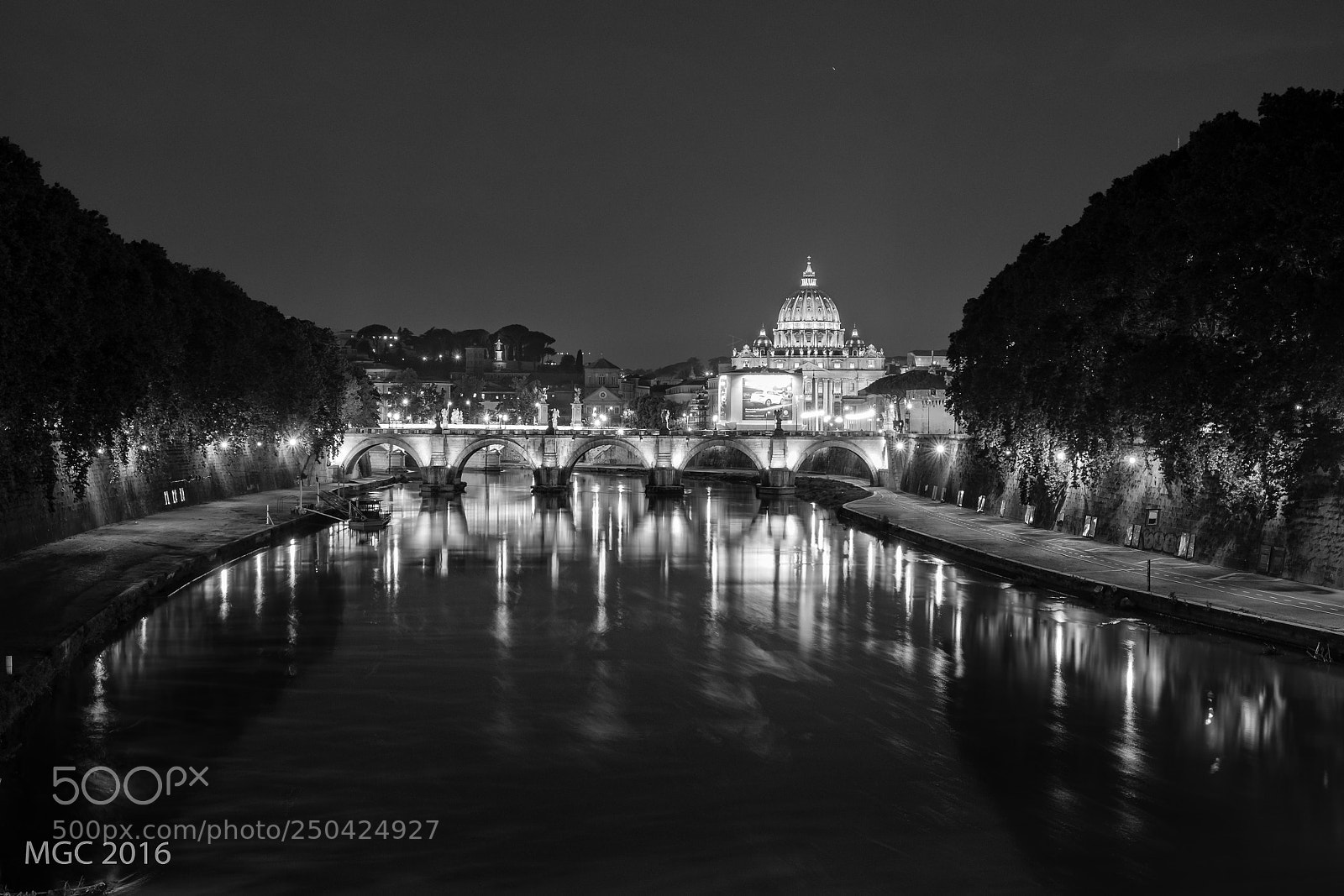 Fujifilm X-T10 sample photo. St peter's basilica photography
