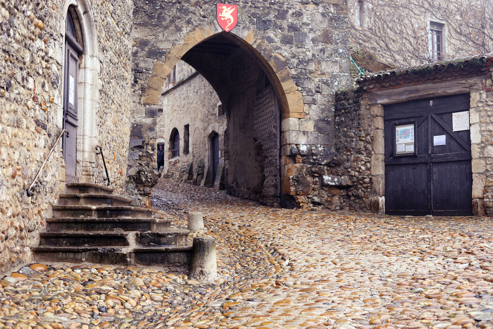 Canon EOS 5D Mark IV sample photo. Cobbled street of medieval photography
