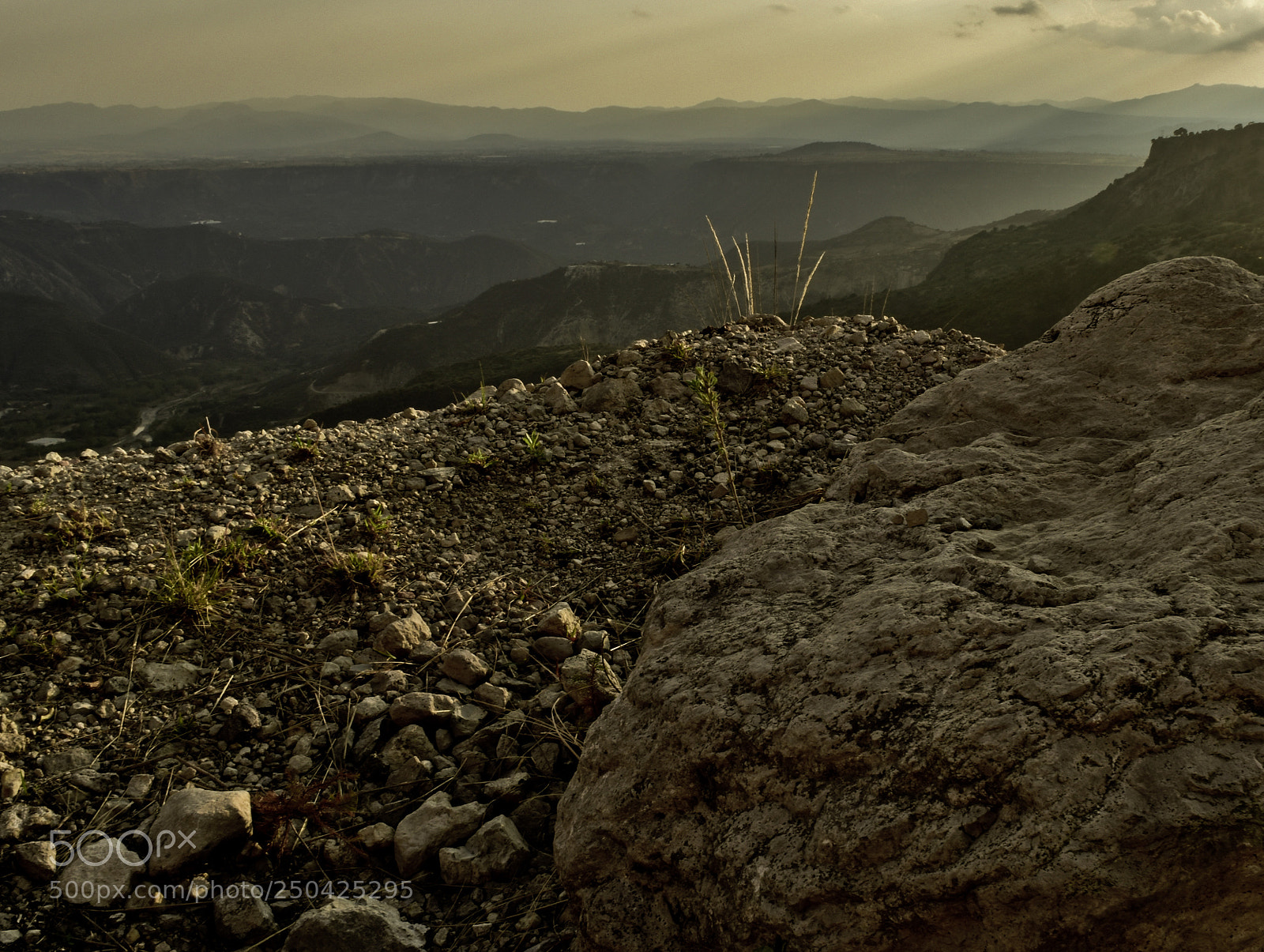 Nikon D5500 sample photo. Paisaje con roca ii photography