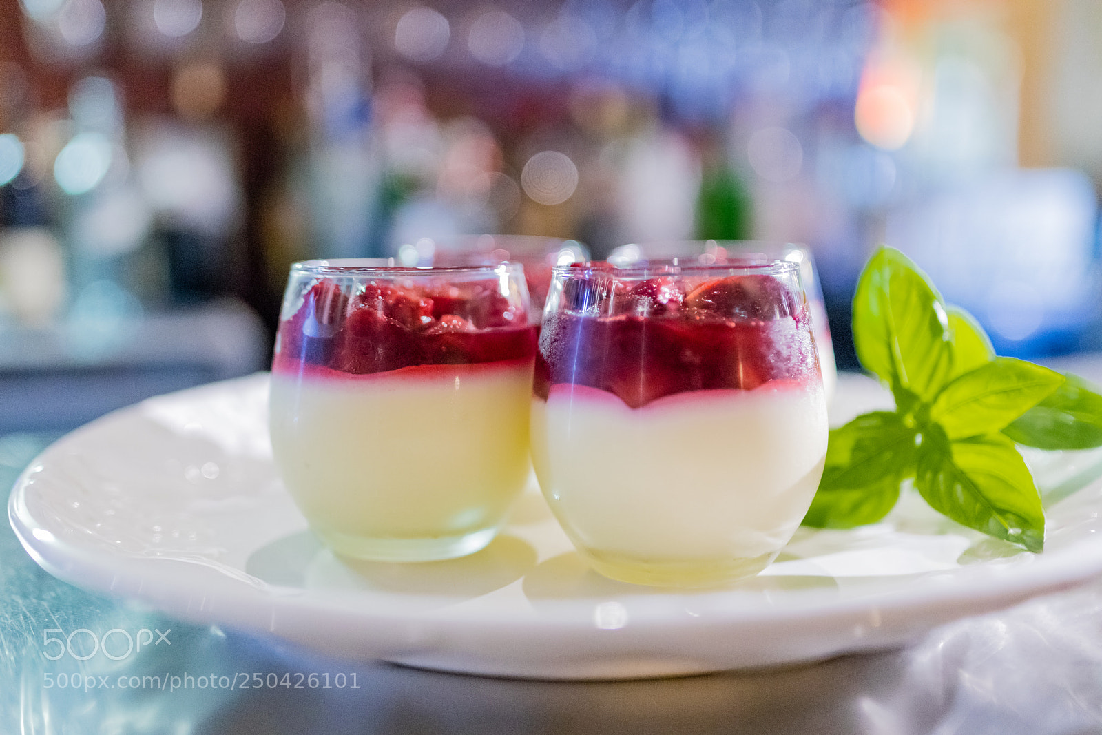 Canon EOS 5D Mark IV sample photo. Desert on the bar photography