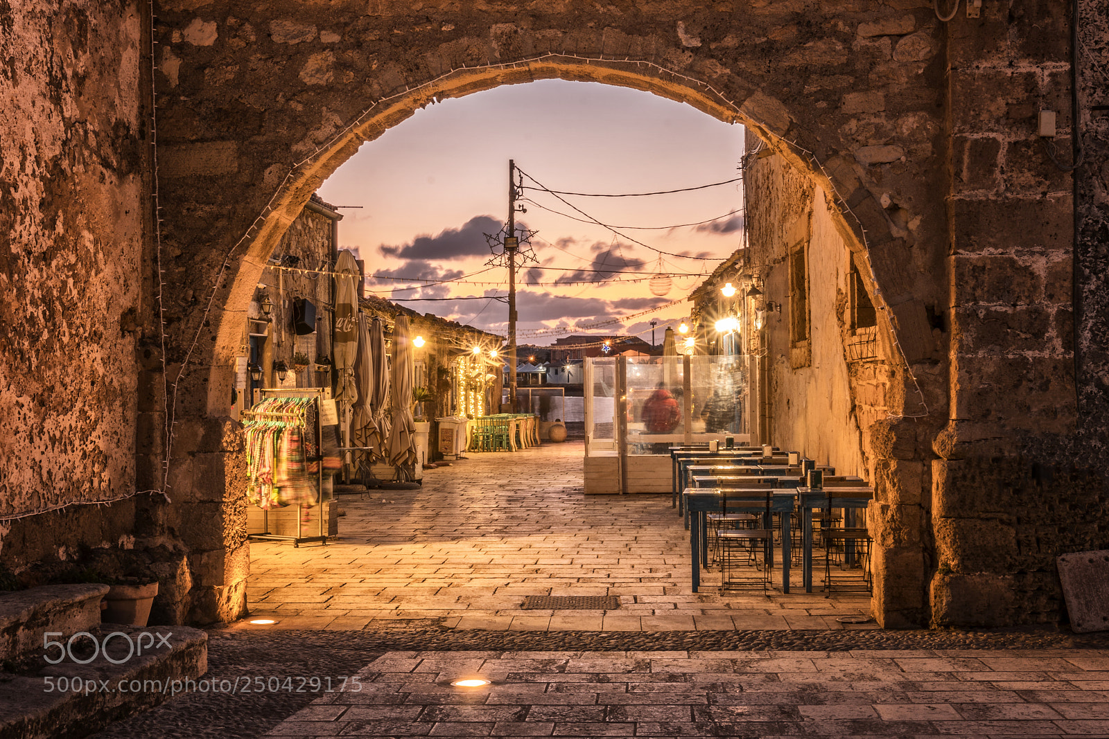 Sony a6300 sample photo. Cornici photography