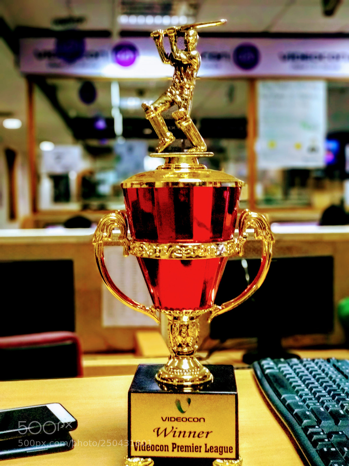 Xiaomi Mi A1 sample photo. Cricket winning trophy. photography
