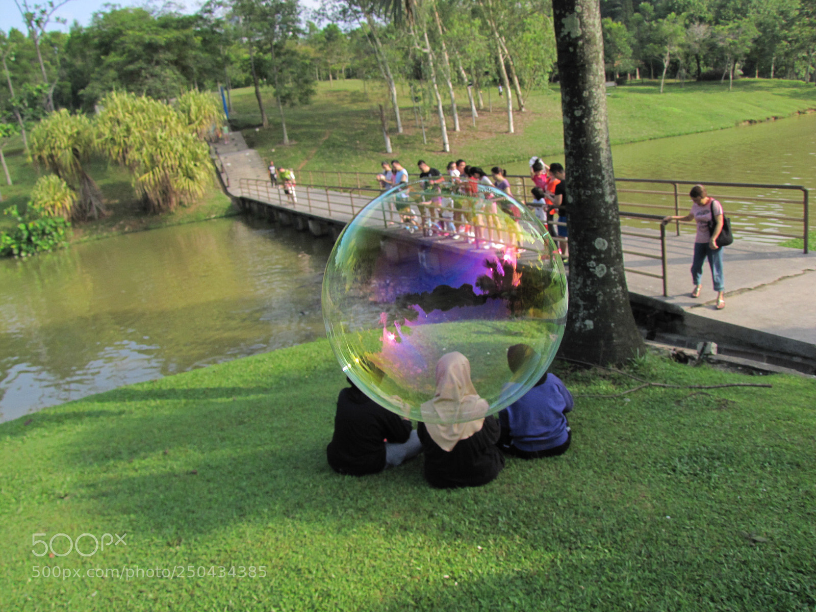 Canon PowerShot SX20 IS sample photo. Bubble fun day with photography