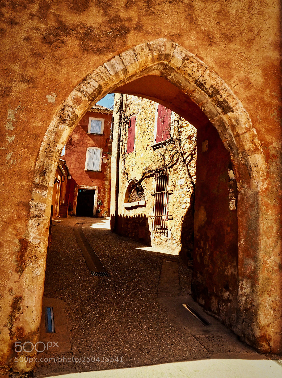 Olympus OM-D E-M5 II sample photo. Roussillon, provence photography