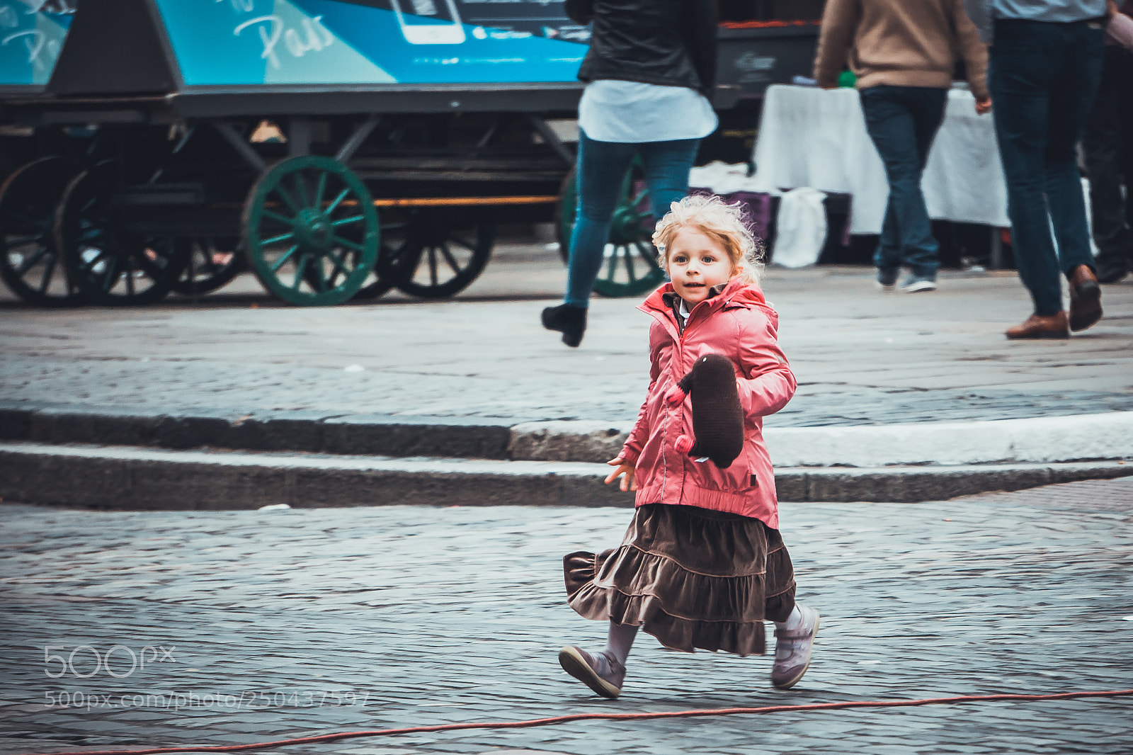 Sony a6000 sample photo. Little girl with pink photography