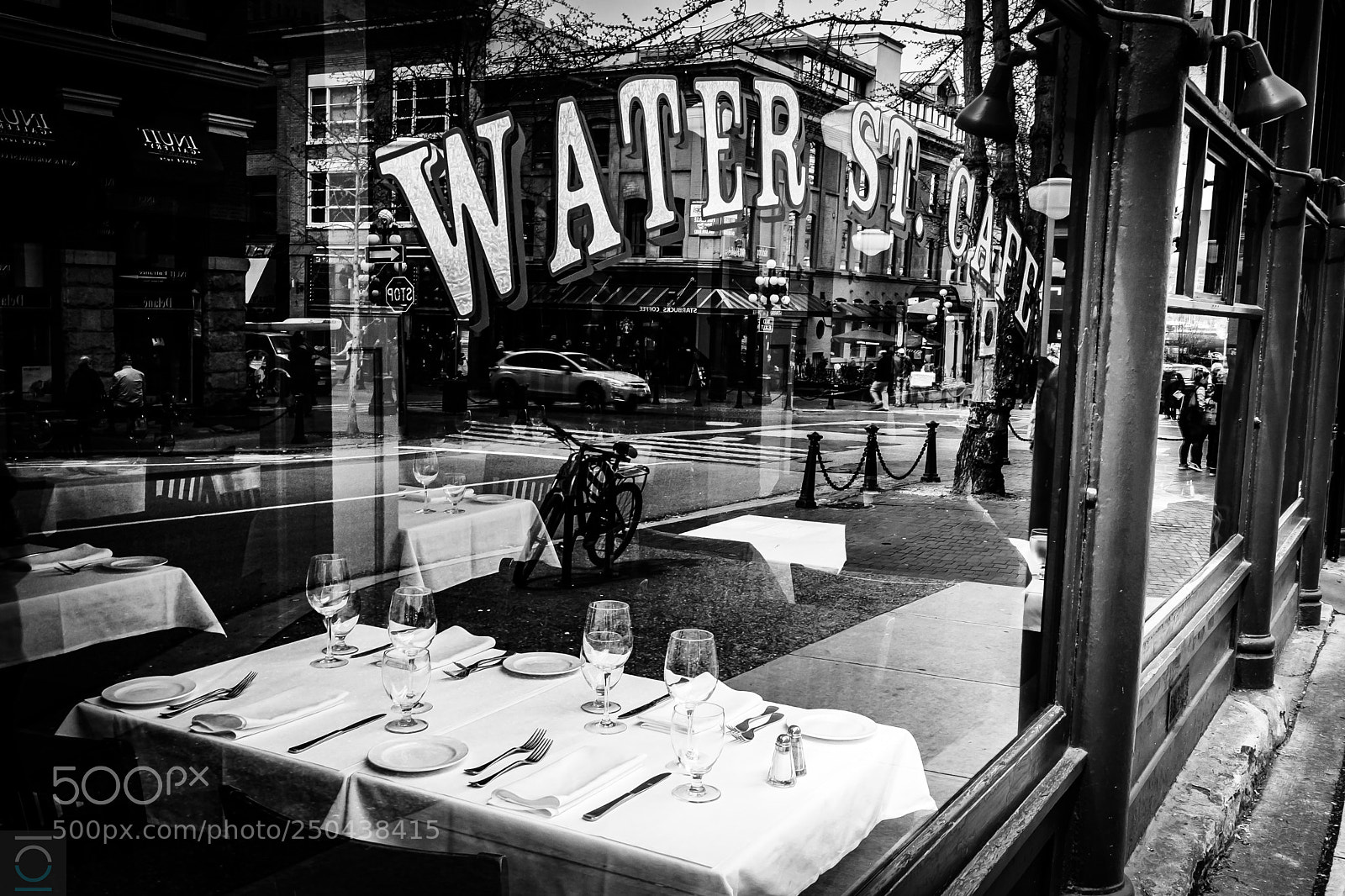 Sony a6000 sample photo. Water street cafe photography
