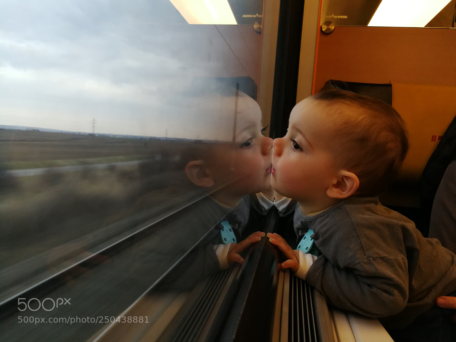 HUAWEI Mate 9 sample photo. The train photography