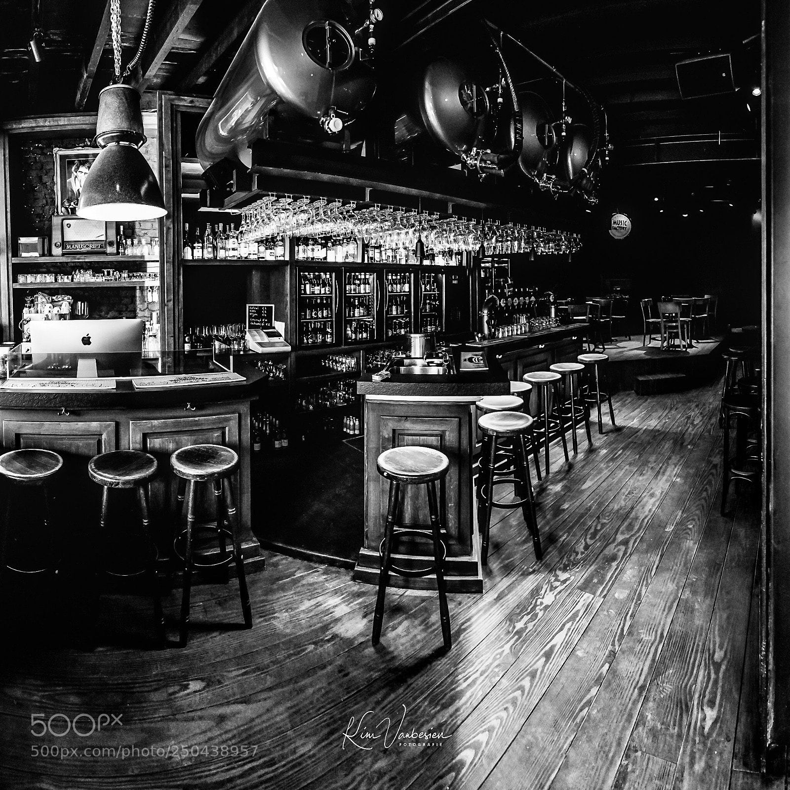 Canon EOS 5D Mark IV sample photo. A bar photography