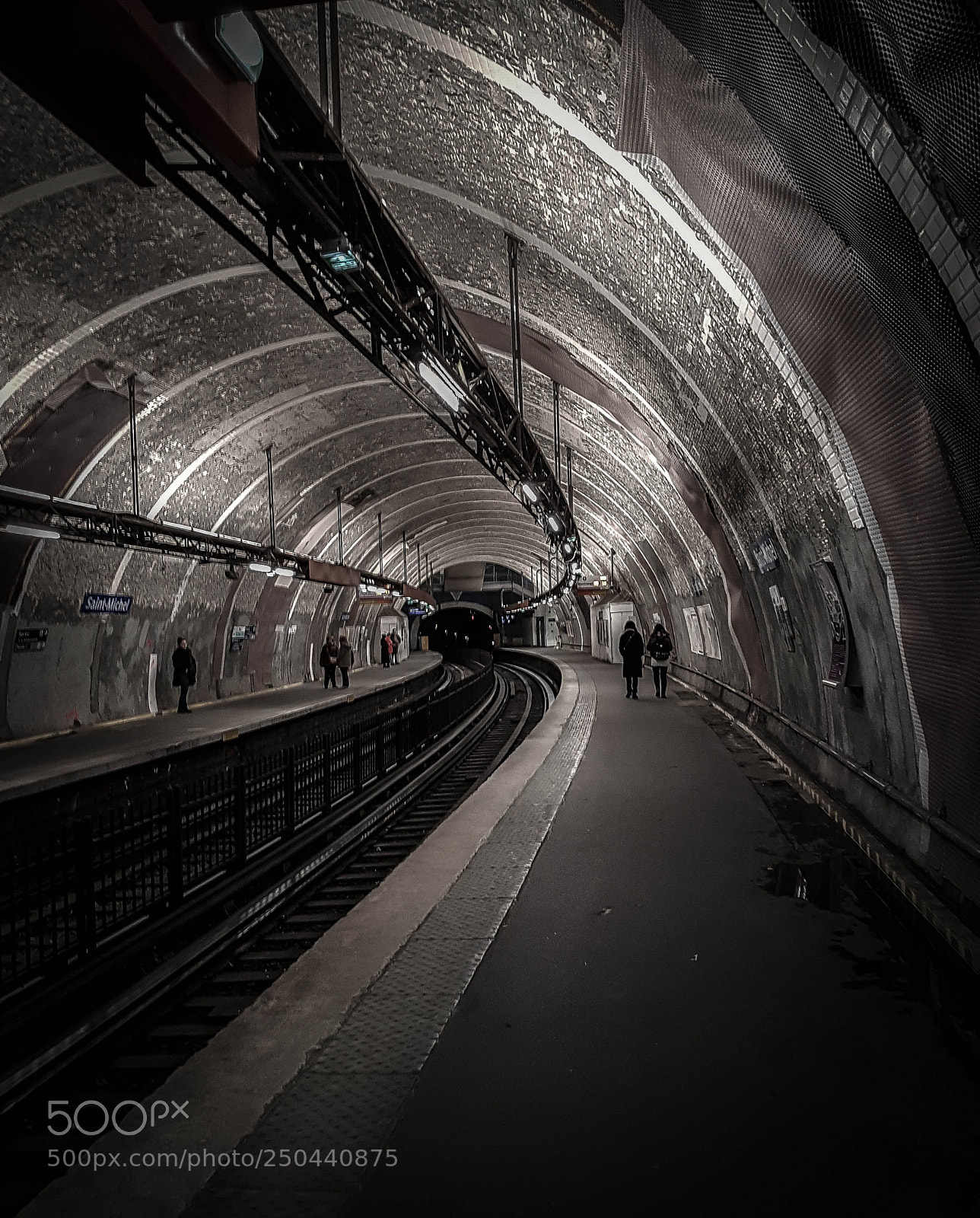 Samsung Galaxy S7 sample photo. Paris metro photography