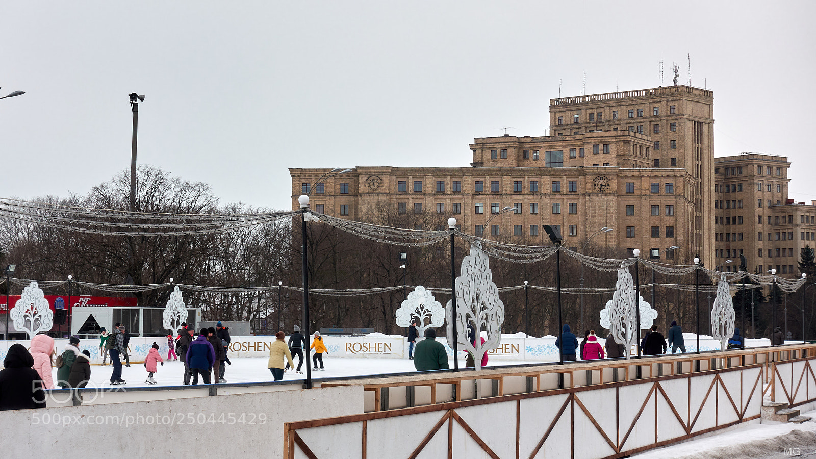 Sony DSC-RX100M5 sample photo. Ice rink photography