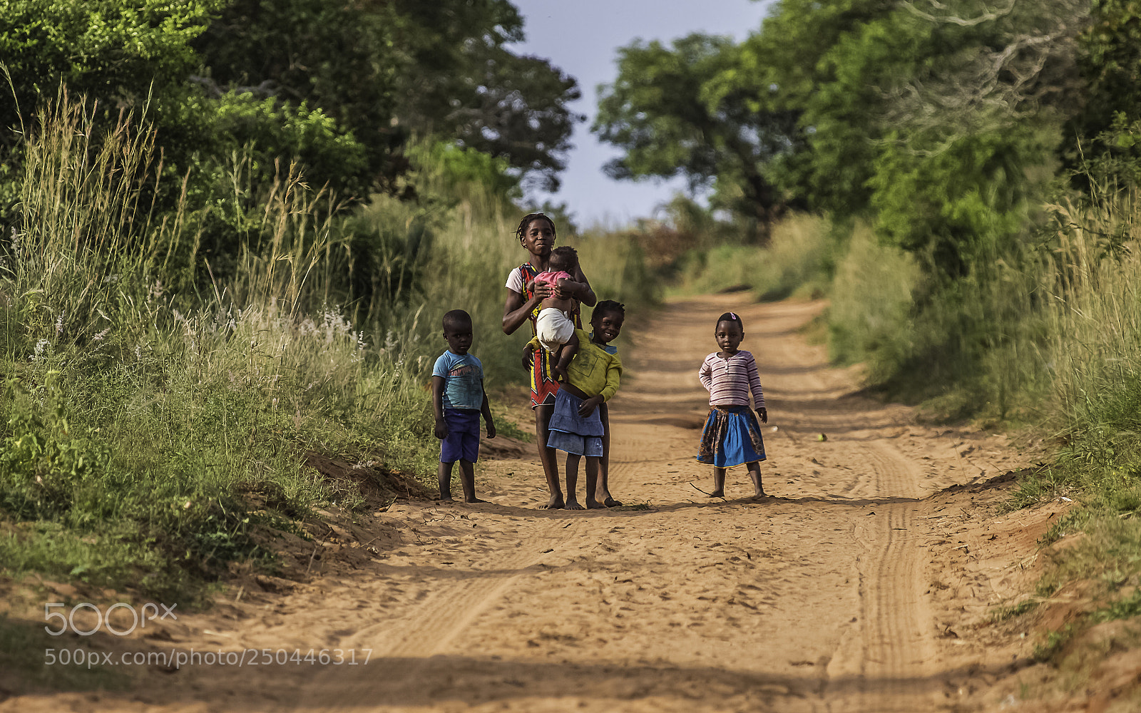 Canon EOS 700D (EOS Rebel T5i / EOS Kiss X7i) sample photo. On an african road photography