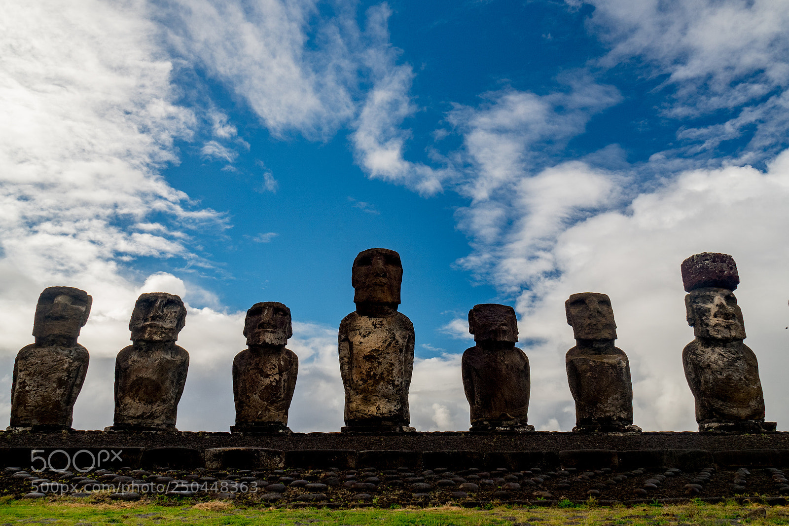 Olympus OM-D E-M5 II sample photo. Easter island moai photography