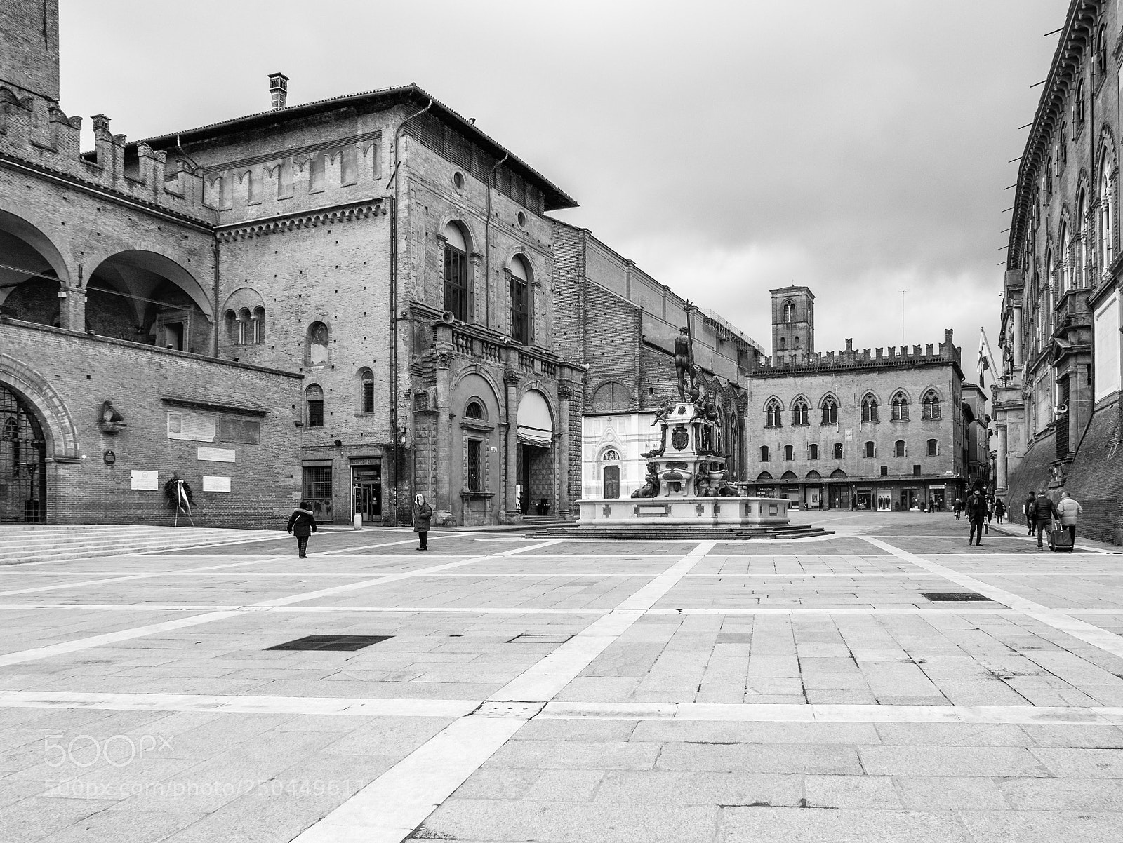 Panasonic Lumix DMC-LX100 sample photo. Piazza del nettuno in photography
