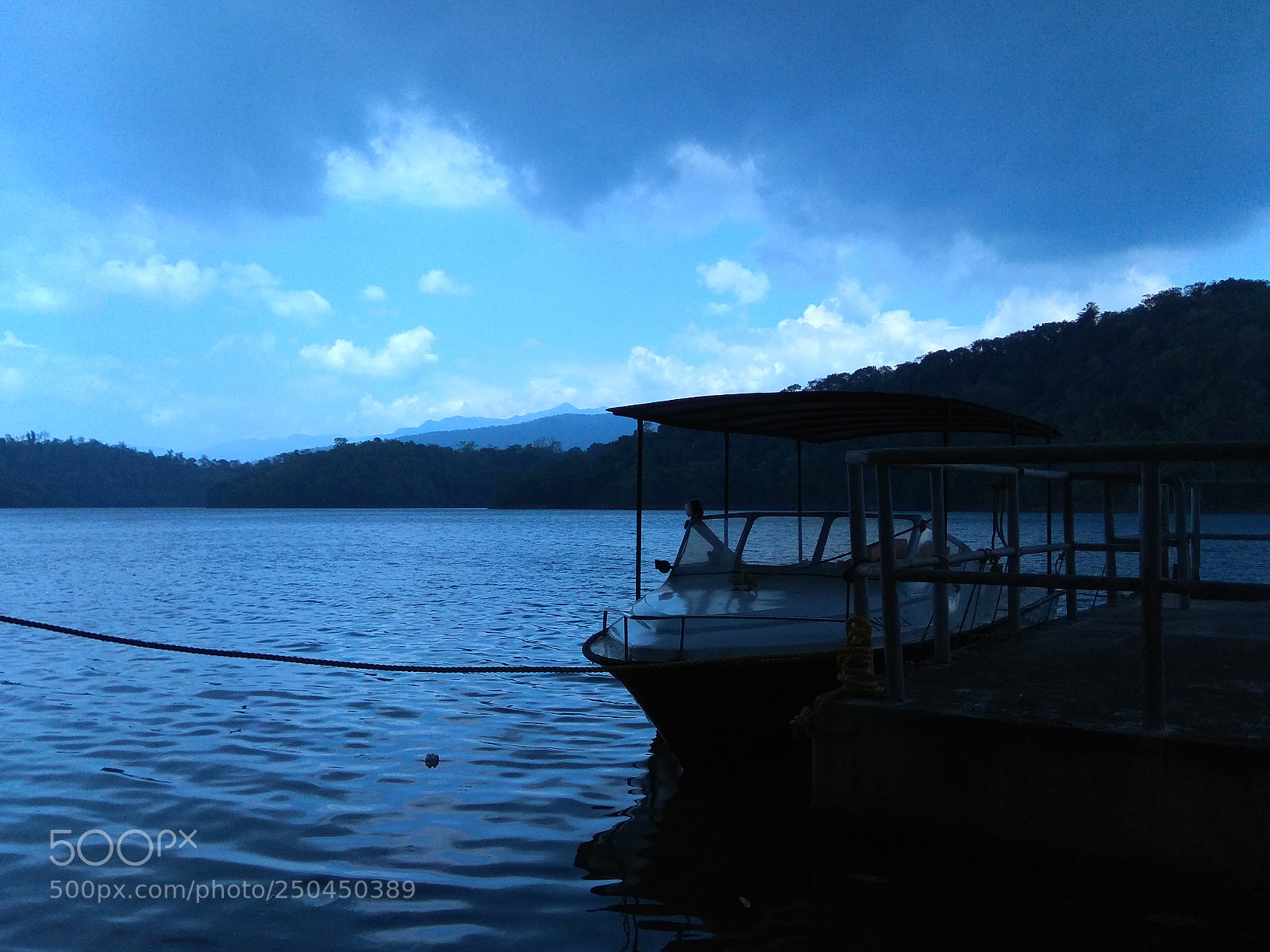 Xiaomi Redmi Note 4 sample photo. Lonely boat photography