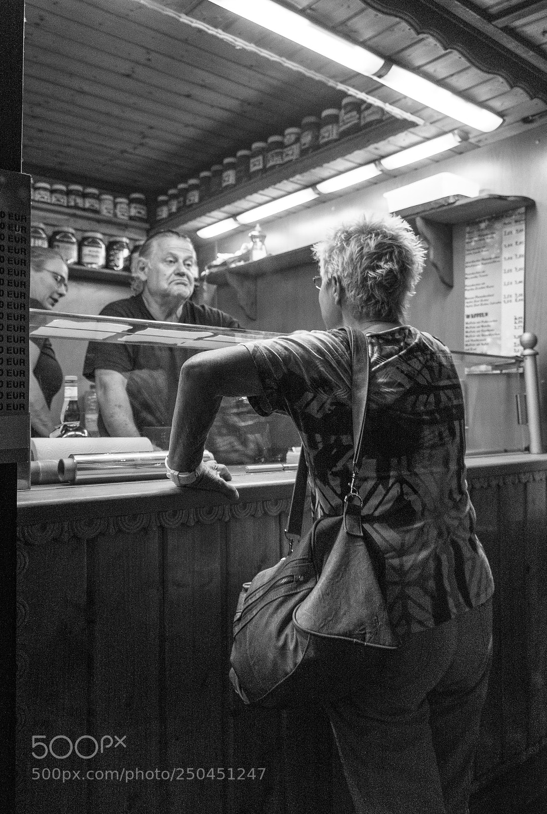 Fujifilm X-T1 sample photo. Sales talk at night photography