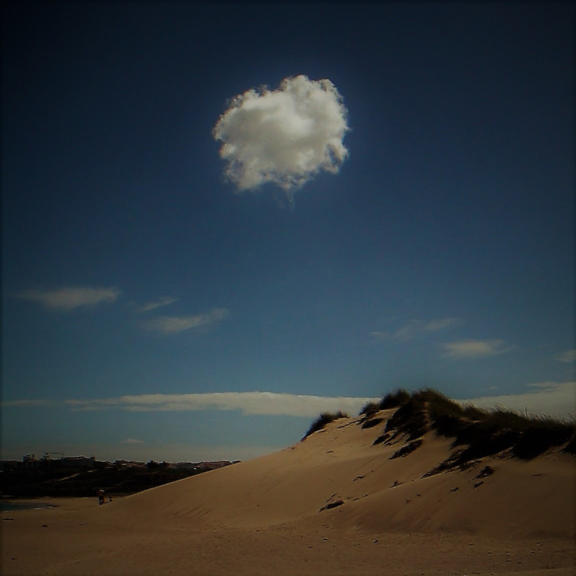 KONICA MINOLTA DiMAGE X sample photo. Cloud - drop photography
