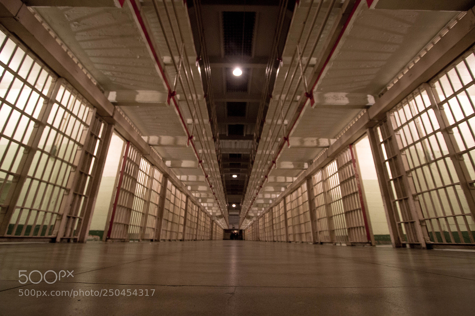 Canon EOS 600D (Rebel EOS T3i / EOS Kiss X5) sample photo. In jail photography