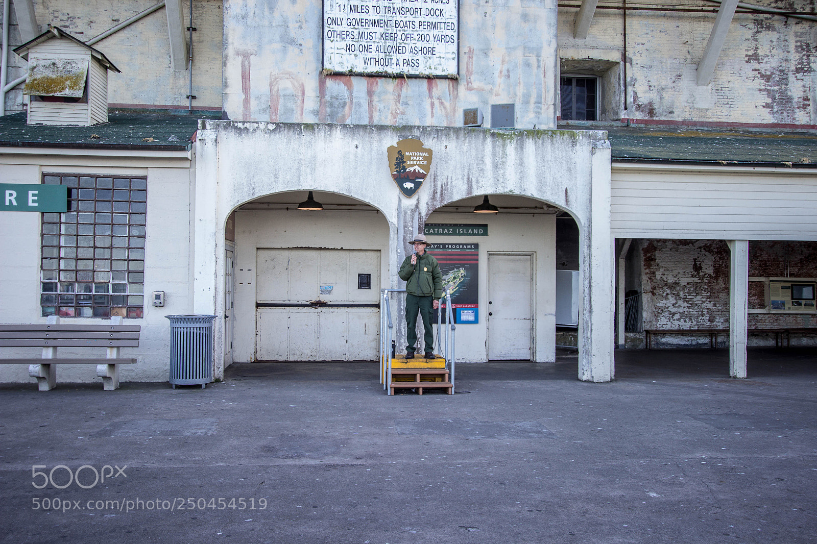 Canon EOS 600D (Rebel EOS T3i / EOS Kiss X5) sample photo. Welcome inmate photography