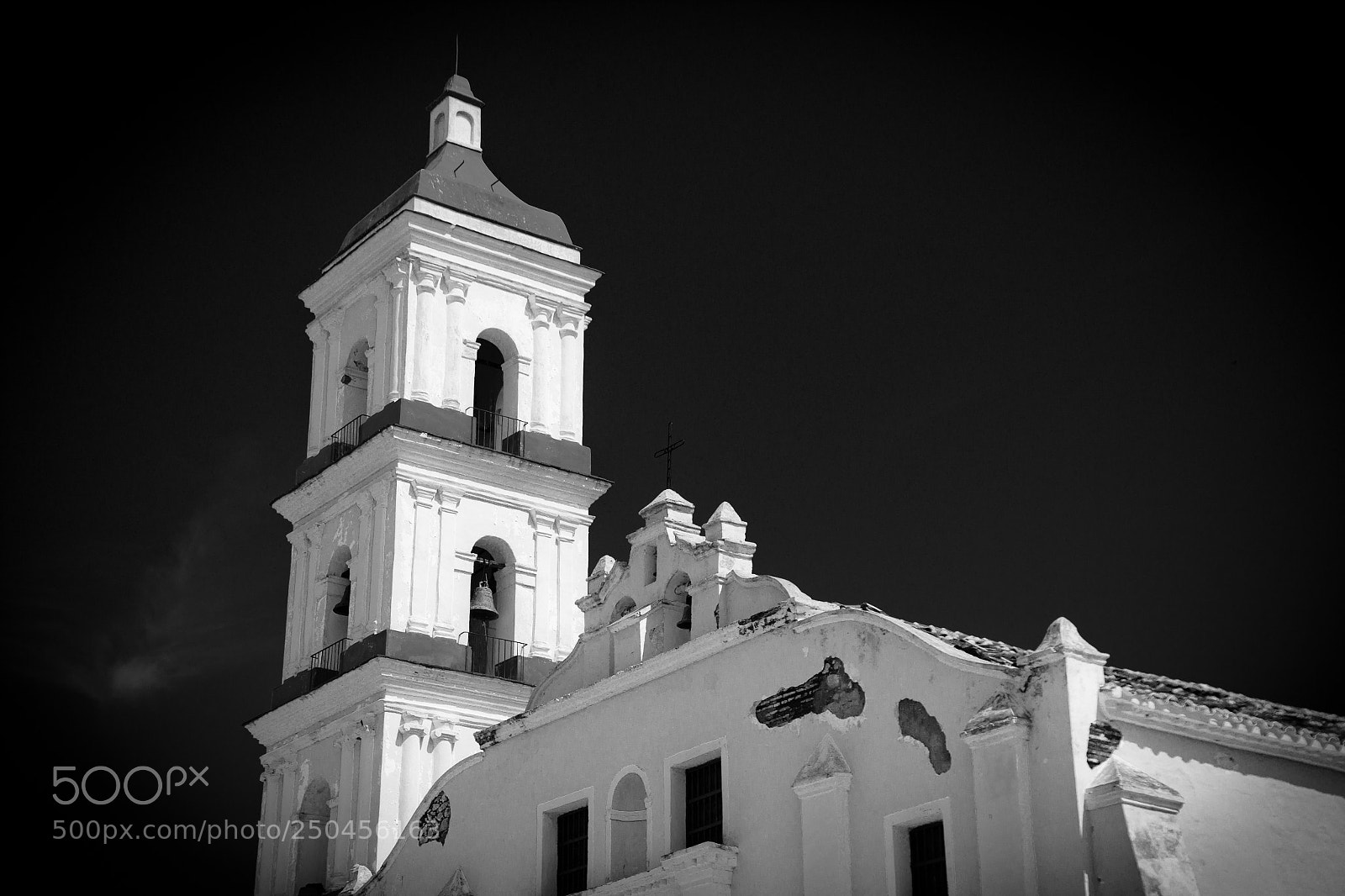Canon EOS 60D sample photo. Remedios, cuba in black photography